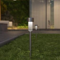 Merrick Lane LED Solar Landscape Lights