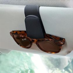 TEMU Eyeglasses Hanger, Installed With A Magnetic Clip, Sunglasses Holder For Car Sun Visor, Artificial Leather Eyeglass Hanger Clip With Ticket Card Holder