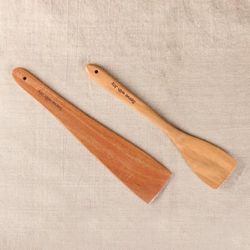 'Indian-Made Hand-Carved Set of 2 Polished Neem Wood Spatulas'