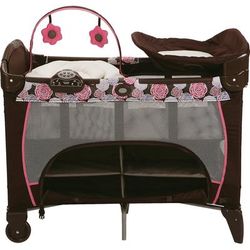 Graco Pack 'n Play Playard with Newborn Napper Station DLX - Chelle