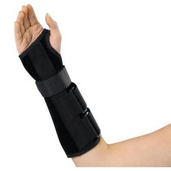 Medline Deluxe Wrist and Forearm Splint, Right, Size M, 10", 1 EA (ORT18110RM)
