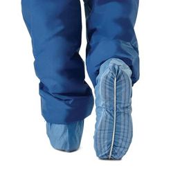 Medline Multilayer Shoe Covers with Nonskid Stripes, Blue, Size Regular/Large, 100/BX (NON29858Z)