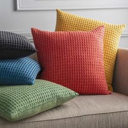 Solvang 18"H x 18"W Cottage Cotton Coral Throw Pillow - Boutique Rugs