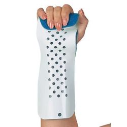 Medline Foam-Padded Colles Splint, Right, Size S, 1 EA (ORT33300RS)