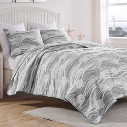Greenland Home Fashions Dover Reversible Matelassé Coverlet Set by Greenland Home Fashions in Harbor Gray (Size TWIN)