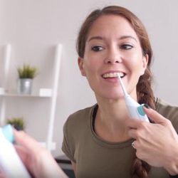 Aquafloss Portable Dental Cleaner Aquafloss Portable Dental Cleaner