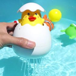 Cute Baby Bathing Duck & Penguin Water Spray Toy duck