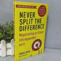 "Never Split the Difference" by Chris Voss:Negotiation, Emotional Intelligence&Communication Skills for Adults (English Edition)