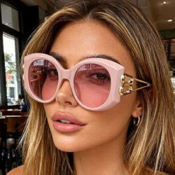 Lunettes de soleil pour femmes, style décontracté, vintage, surdimensionnées, carrées, à monture creuse, œil de chat, nouvelle mode, couleur bonbon