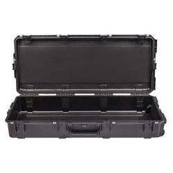 SKB Cases Seres Injecton Molded Ml-Standard Waterproof - Case 42inx17inx8in W/Wheels Empty 3I-4217-7B-E