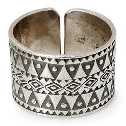 'Northern Heritage' - Sterling Silver Band Ring