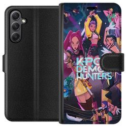 Kompatibelt Lommeboketui til Samsung Galaxy S23 FE Kpop Demon Hunters Fullt Lag Kamper Idol Magiske Kniver Kosmisk Glød