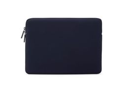 Pipetto Classic Fit sleeve – mørk blå – MacBook Neo 13 (A18 Pro)