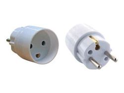 MicroConnect - Adapter för effektkontakt - Typ F (hona) till Typ K (hane) - AC 230 V - 16 A - vit