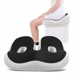 Ergonomisk setepute i minneskum Black