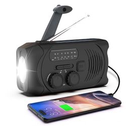 SiGN veiviradio aurinkokennoilla, taskulampulla ja 2000 mAh varavirtalähteellä