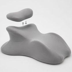Ergonomisk kilepute i memory foam med avtakbar nakkepute