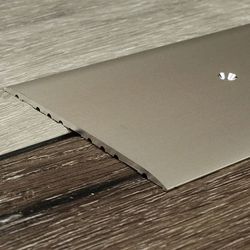 Tröskellist Alu anodiserat L 80 mm H 3.5 mm Längd 1000mm Genomgående hålad