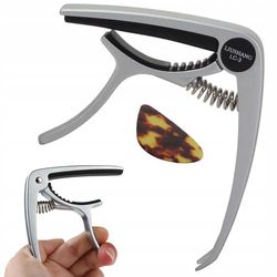 Metal capo for gitar – klassisk design med sterk fjær, myk gummipute & plektrum inkludert
