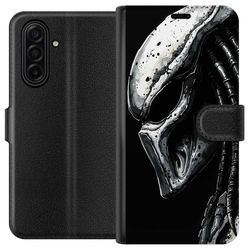 Kompatibelt Lommeboketui til Samsung Galaxy A17 5G Dramatisk illustrasjon av Predator-mask med metalliske teksturer skygger og detaljer som forsterke