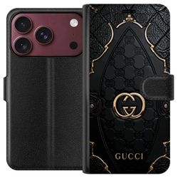 Kompatibelt Lommeboketui til Apple iPhone 18 Pro Elegant svart monogrammønster med vattert design og gullfargede detaljer