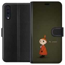 Kompatibel Tegnebogsetui til Samsung Galaxy A50 Illustreret rødhåret pige i orange kjole med teksten "Ew, people" på dæmpet grøn baggrund