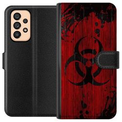 Kompatibelt Lommeboketui til Samsung Galaxy A53 5G Rød bakgrunn med svart biohazard-symbol i slitt malt varslingsstil