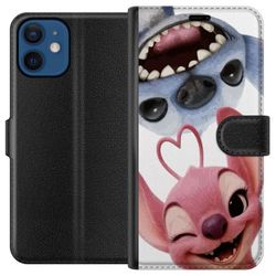 Kompatibelt Lommeboketui til Apple iPhone 12 Lekekåte Stitch og Angel i nærbilde med store latter og hjerteformede detaljer som skaper sjarmerende kj