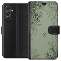 Kompatibelt Lommeboketui til Samsung Galaxy A35 Grønn minimalistisk bakgrunn med enkelt hjerte, botaniske blader og myke naturlige skygger