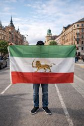 Iran Flag 155x95 cm – Persisk Flag med Løve & Sol (Shir o Khorshid)