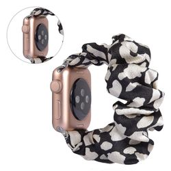 Apple Watch Series 5 40mm cool stof Mønster urrem - Hvid Skyer på Sort Baggrund