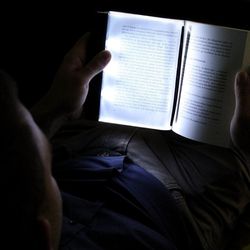 Boklampe - Leselampe / LED-lampe - Lampe til Bok