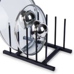 Organizer i sort metall for tallerkener og lokk, moderne stil