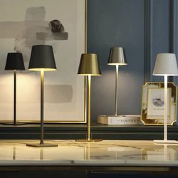 LED-bordlampe med touch og oppladbar funksjon