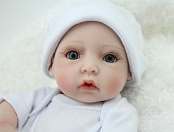 Aoweisia 11 tommer sød realistisk nyfødt baby dreng vinyl silikone dukke Hvid 8CM*8CM*28CM