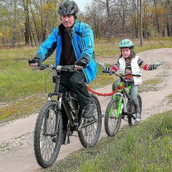 Wexary Polkupyörän hinausköysi, 2,5 m joustava polkupyörän hinaushihna, joustava palautushinaushihna kolmiotaskulla, lasten polkupyörille, maastopy...