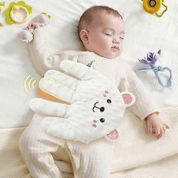 Vauvan taputus nukkumaan, vauvan tyynyt nukkumiseen vastasyntyneelle valkoinen