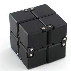 Metal Infinite Magic Cube Anti Stress Fidget -lelut Helppo leikki Käsi Kehrääjä Toimisto Kuutio stressinlievittäjä Lelut lapsille Lasten lahja Musta