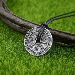 Hedensk ældste Futhark Runer Vintage smykker Rune Vegvisir Kompas Vedhæng Viking Halskæde Mænd Kvinder Nordisk Amulet Talisman Jewerly Stil 2 Sølv