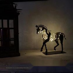 Smtdv Antik metal hest skulptur Adonis hest statue dekorative ornament (glød)