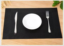 INF luistamattomat ja lämmönkestävät pöytämatot 3 kpl Musta