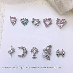 Nail Art Pink Zircon smykker Tredimensionel Light Luxury Crystal Love Silver Butterfly egnet til damer og piger DIY Nail Art Supplies