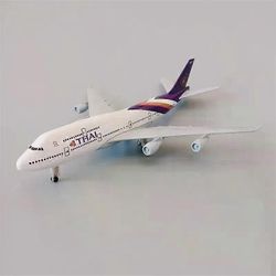 Unbrand 20 cm:n mallilentokone Thaimaa Air Thai B747 Airlines Boeing 747 Airways painevalettu metalliseoslentokone Lentokonemalli pyörillä