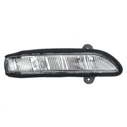 Auton oikean oven peilin suuntavilkkuvalo W211 W221 W219 2007-2011 E320 E350 E550 E63 2198200621