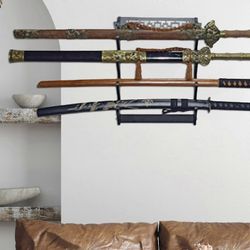 Miekkajalusta, 2/3/4-kerroksinen seinälle asennettava samuraimiekkatelineen näyttöteline, tuki kaikille miekoille (musta), 2 tasoa TW