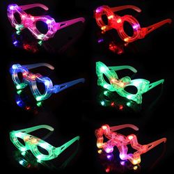 Satunnainen väri LED-lasit karnevaali joululasit valokuvarekvisiitta hehkuvat koristeet uudenvuoden teini-ikäiset aikuisten joululahja rakkaussilmät