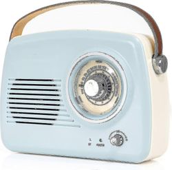 Autonominen vintage-radio Bluetoothilla