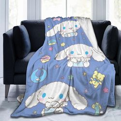 Aionyaaa 150 * 200cm Sanrios Cinnamoroll Kuromi Mymelody Kawaii Sarjakuva Flanelli Viltti Anime Pehmo Pehmeät lämpimät peitot TV Collegepaita Lahja...