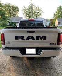 3D ABS auton takaosan takarungon tunnusmerkki tarrat Dodge RAM 1500 2500 3500 2021 2020 2019 2018 2017 Autotarvikkeet 3X black RAM