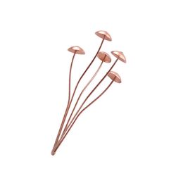 Sienimetalliset koristeelliset puutarhapanokset, jotka sopivat täydellisesti ulkokevätsisustukseen ja metallikerroksen lisäämiseen